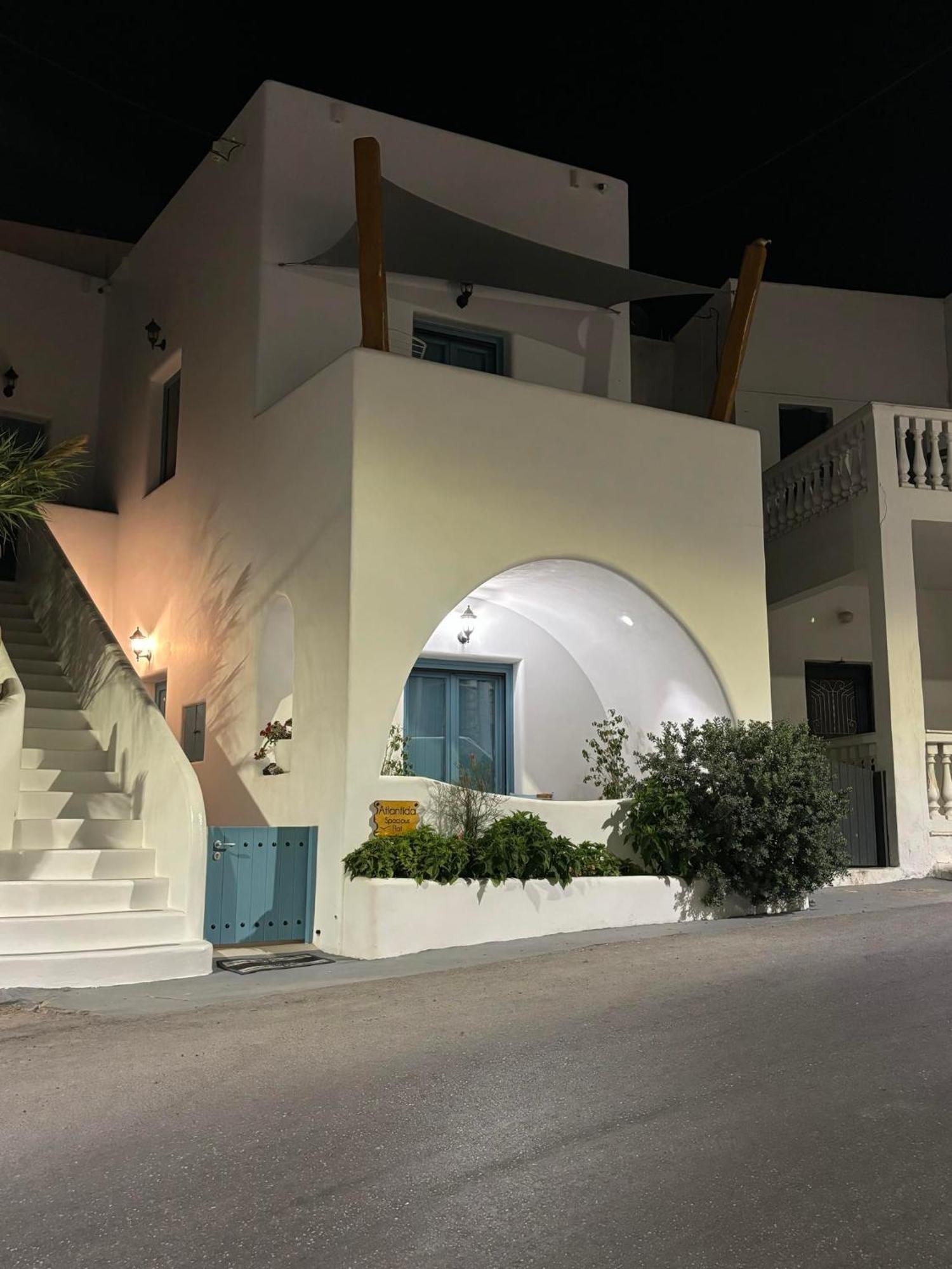 Atlantida Spacious Flat Fira  Exterior photo